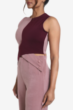Multicolored coord set in pink and burgundy color, set has a top and straight pant. Top is sleeveless has two colors. Pant comes in two colors, very comfortable, easy to wear. Suitable for women who are looking for casual coord set. Can be worn by women of any age group.