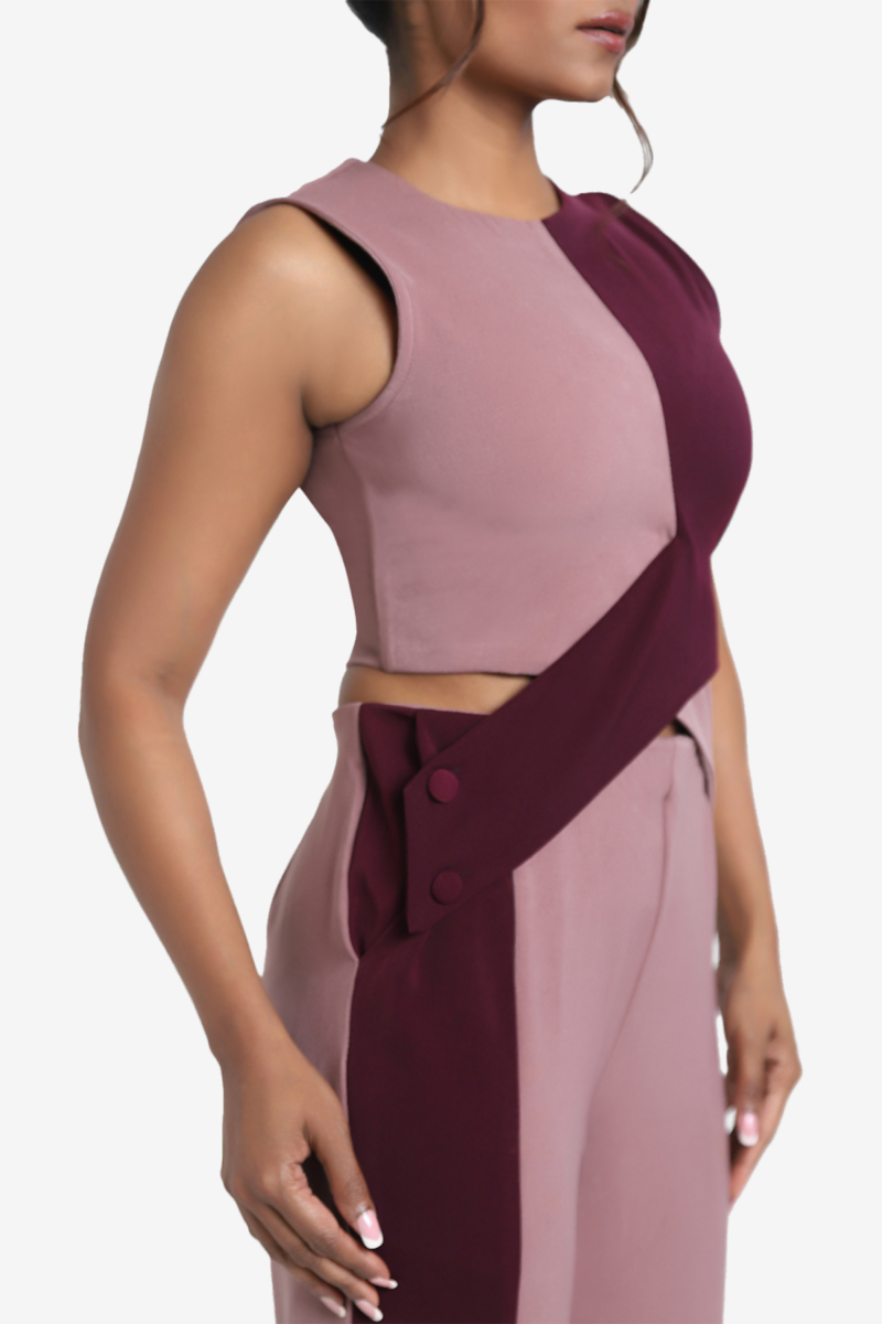 Multicolored coord set in pink and burgundy color, set has a top and straight pant. Top is sleeveless has two colors. Pant comes in two colors, very comfortable, easy to wear. Suitable for women who are looking for casual coord set. Can be worn by women of any age group.